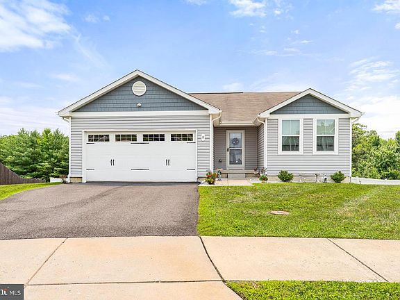 2nd image of 8 Crabapple Ct