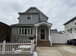 4574 164th St, Flushing, NY