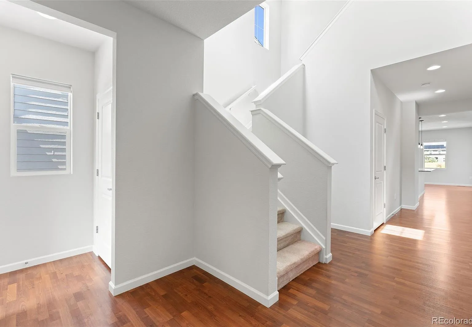 3 bed, 2.5 bath, 2124 sqft, $3,050 — Photo 2