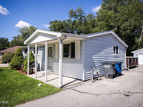 3rd image of 6016 Curson Dr