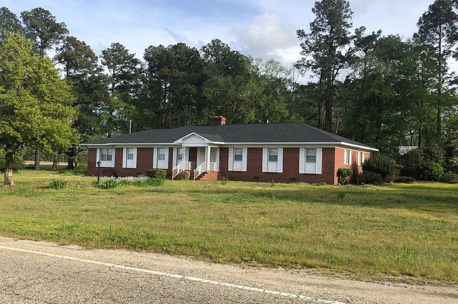 2nd image of 127 Elkins Rd