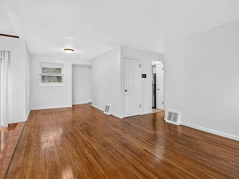 10328 Dudley Dr — Photo 17