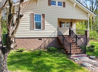 1211 College Ave SW, Lenoir, NC 28645