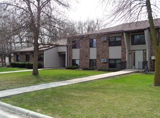 200 10th Ave SE APT B1, Fairfax, MN 55332