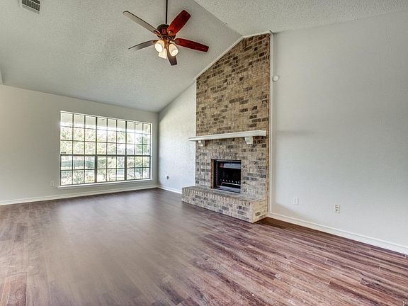 5th image of 218 Southerland Ave