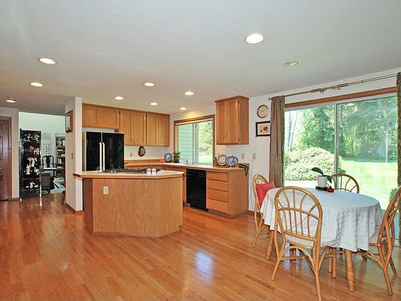 5th image of 11407 206th St SE