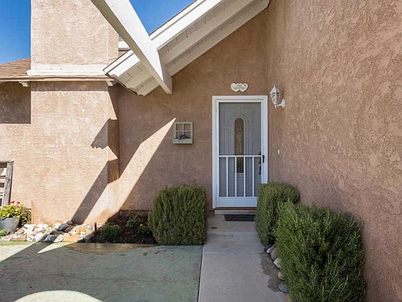 4th image of 3327 E Hilldale Ave