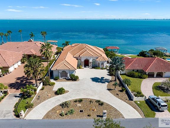 2nd image of 308 Beach Blvd