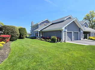 377 Quarry Pond Ct, Moriches, NY 11955