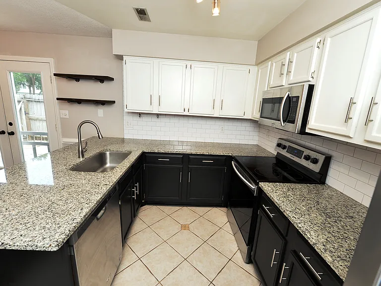 534 Pine Tops Ct — Photo 12