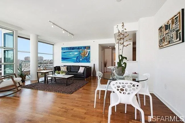 555 4th St #933 — Photo 7