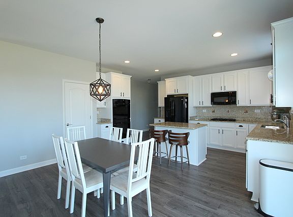 5th image of 2644 Heron Ln