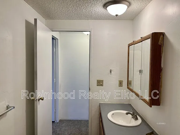 1006 Cedar St — Photo 22
