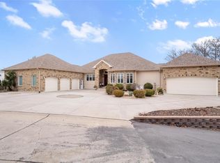 5 Willow Creek Ct, Saint Charles, MO 63304