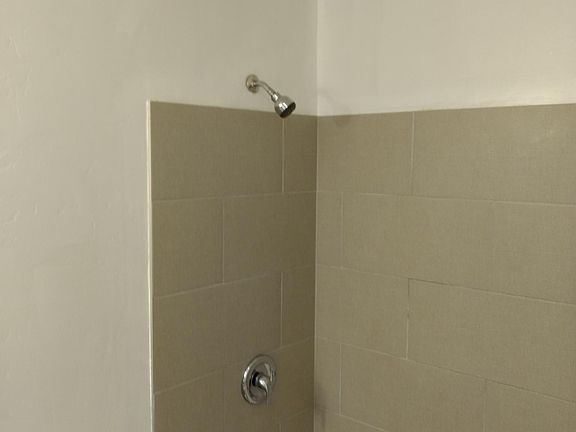 5th image of 4225 42nd St APT 1