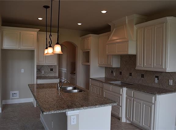 5th image of 1750 Billingsley Dr