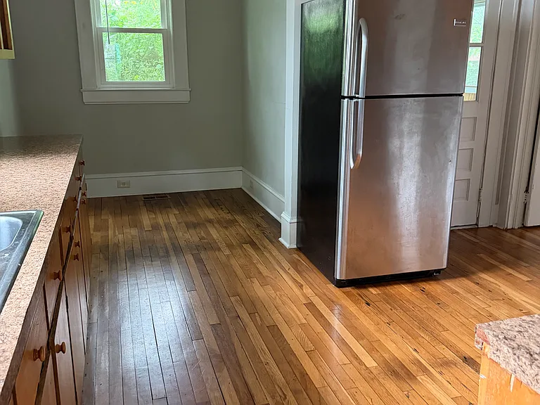 918 Oakland Ave — Photo 5