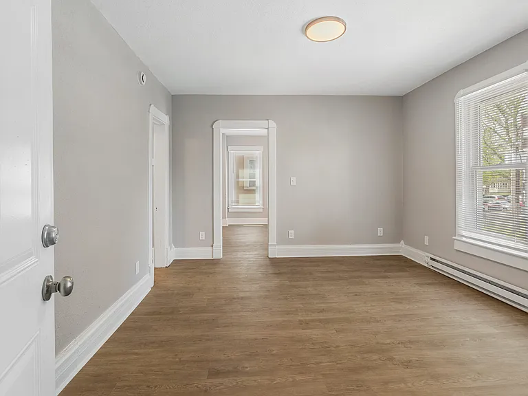 713 W Illinois St #3 — Photo 5