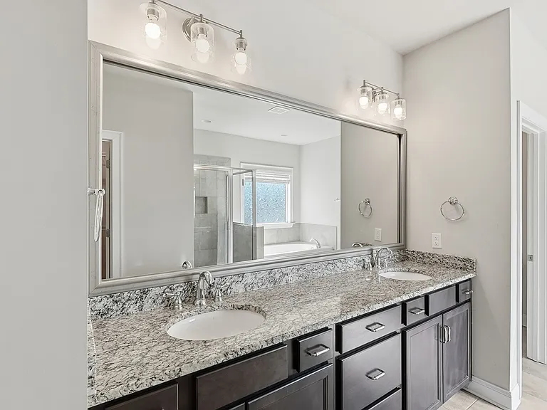 4582 Wellesley Dr — Photo 19
