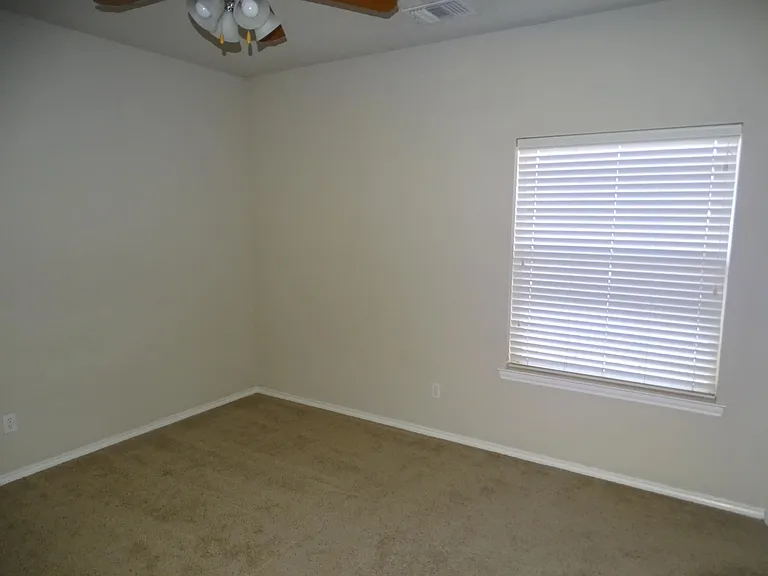 2106 Main St — Photo 9