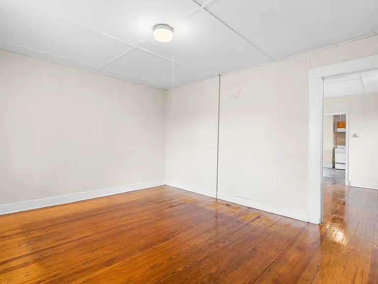 18 Gilbert St #1 — Photo 5