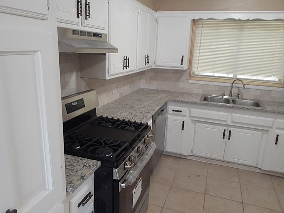 Kitchen - Granite Counter Tops