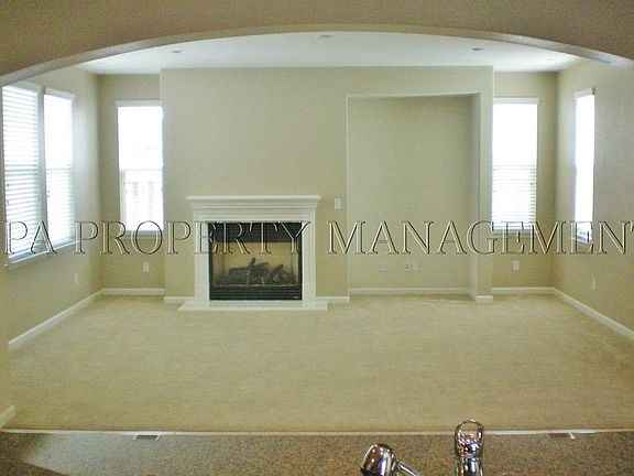 4th image of 482 W Piedmont Dr