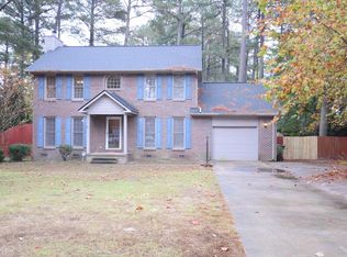 8215 Dunholme Dr, Fayetteville, NC 28304
