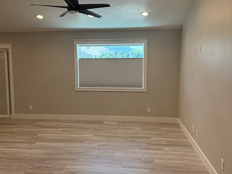 482 E Canyon Rim Rd — Photo 7