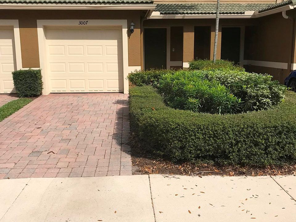 3007 Lexington Lakes
