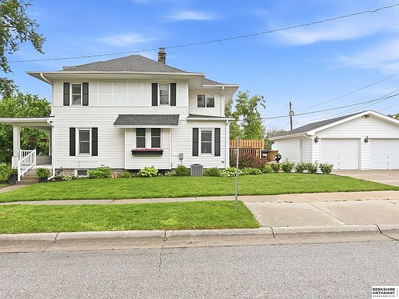 5th image of 4402 Barker Ave