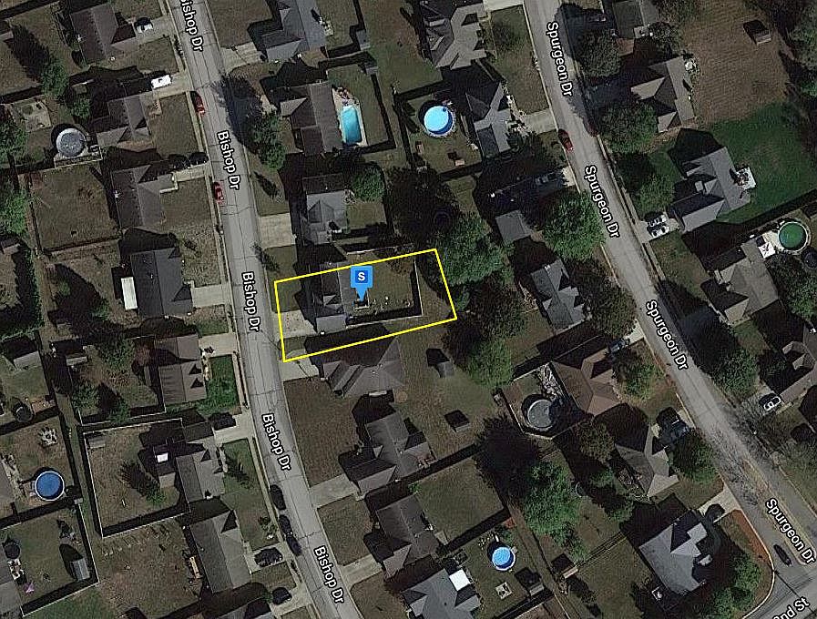 2nd image of 218 Bishop Dr