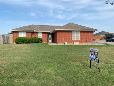 704 Bell Rd N, Iowa Park, TX, 76367