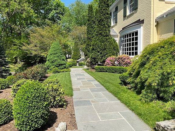 5th image of 516 Irwin Dr