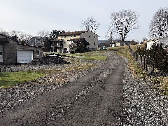 5th image of 148 Soaring Eagle Ln