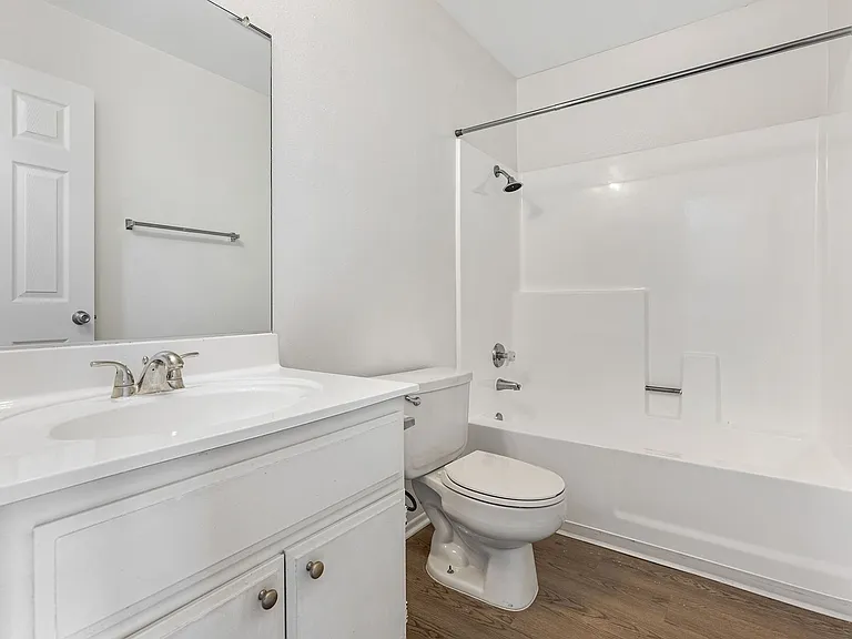 Monrovia Villas Apartments — Photo 19
