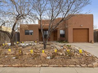 981 Calle Carmilita, Santa Fe, NM 87505