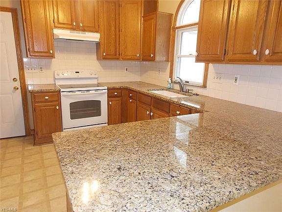 3rd image of 1010 Partridge Dr