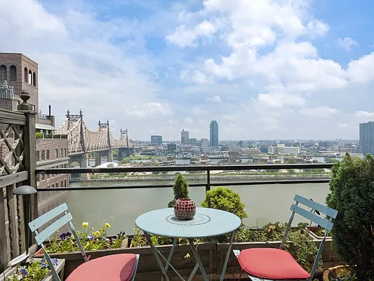 Sold by Sotheby's International Realty | media 5