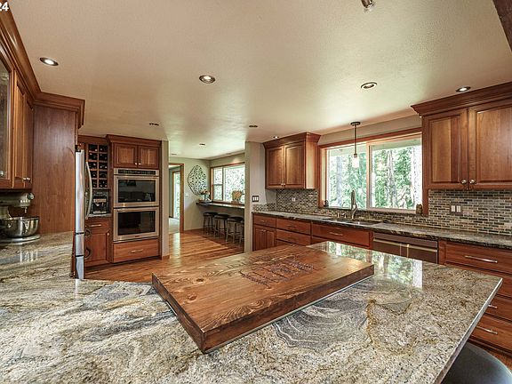 5th image of 30536 NE Coyote Dr
