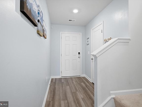 3rd image of 107 Tye Ct