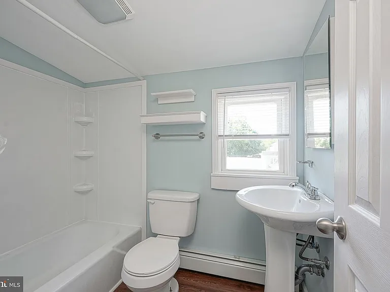 136 N Read Ave #B — Photo 16