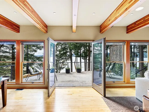 12718 Burnham Drive NW, Gig Harbor, WA 98332
