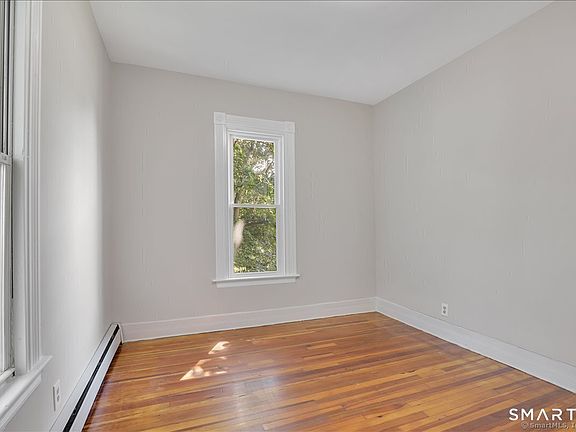 5th image of 94 Bassett Street