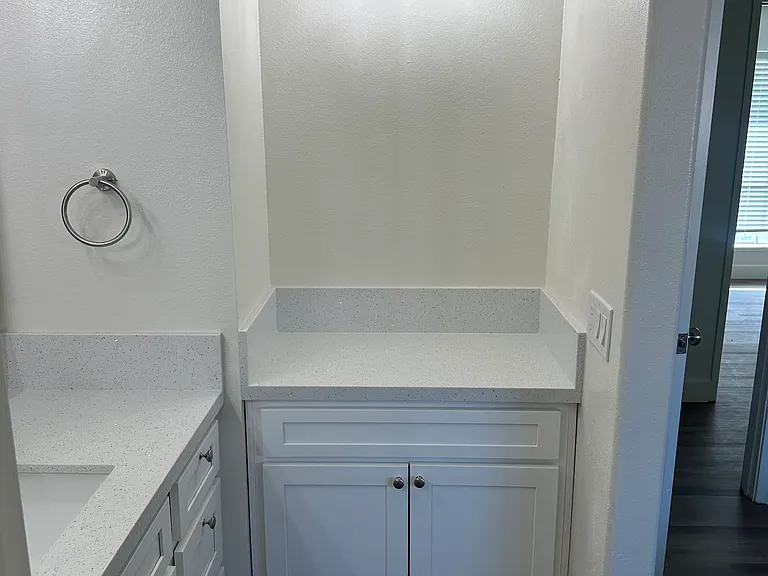 Extra vanity/ makeup area.