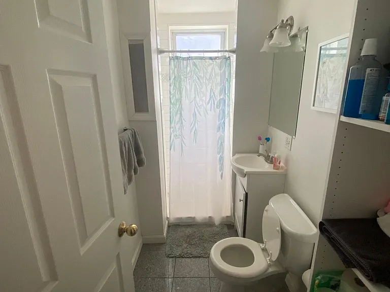220 Hanover St #9 — Photo 3