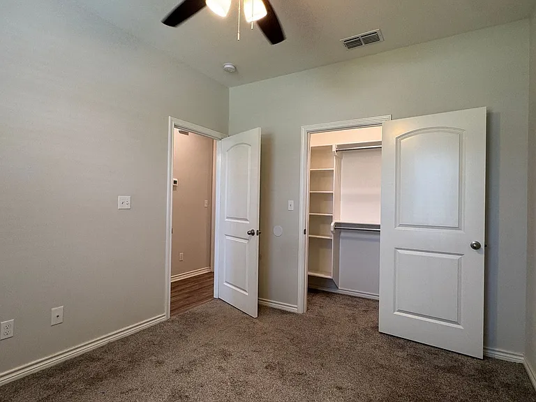 3704-3784 Cottage Park Cir — Photo 15