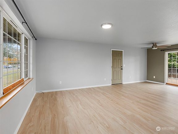 3rd image of 520 S Ash Street