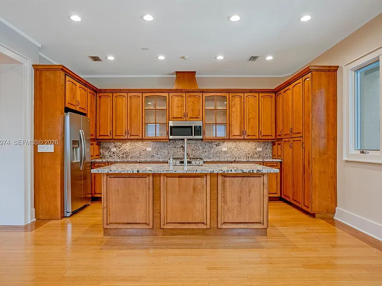 3072 Carter St — Photo 4