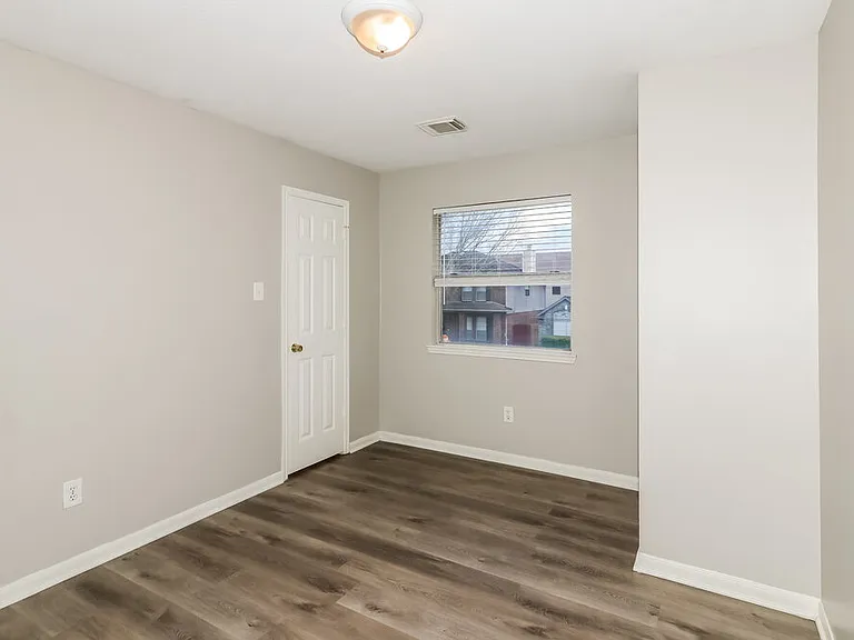 6803 Hedgewick Dr — Photo 14